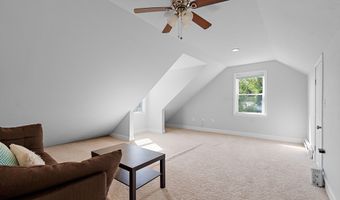 9 Rhodes St, Billerica, MA 01821