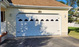 404 SUMMIT Dr, Blades, DE 19973