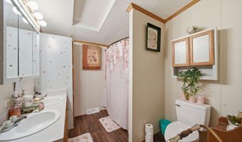 953 Savannah River Dr, Adrian, MI 49221