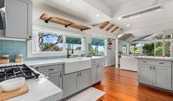 47-348 Mawaena St, Kaneohe, HI 96744