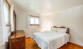 408 Hillview Dr, Aurora, IN 47001