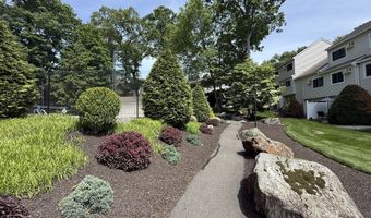2 A Jeanette St 7, Danbury, CT 06811