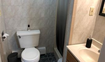 8 Seascape Ave, Middletown, RI 02842