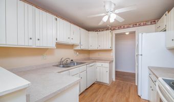 34 Parkwood Dr, Augusta, ME 04330