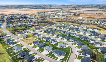 1604 W River Bend St, Brandon, SD 57005