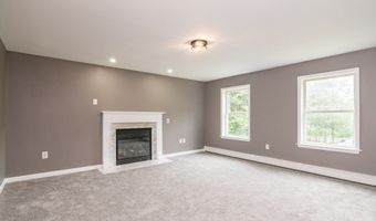 27 South St, Blandford, MA 01008
