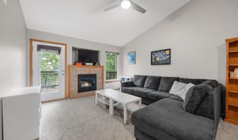 1005 Twilight Dr, North Liberty, IA 52317