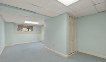 18 Harbor Hill Dr, Bourne, MA 02532