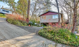 484 7th Ave, Gold Hill, OR 97525
