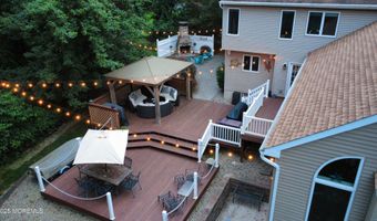 156 Magnolia Ln, Middletown, NJ 07748