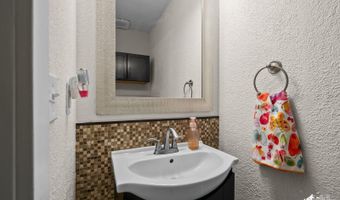 12811 Silver Spruce Dr, Anchorage, AK 99516