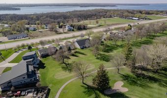 1018 Emerald Hills Dr, Arnolds Park, IA 51331