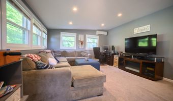 15 Farnam Hl, Bethel, CT 06801