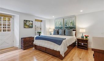75 Pelham St A, Newport, RI 02840