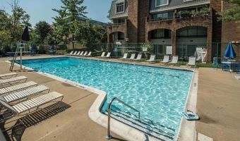 642 15TH St S 2, Arlington, VA 22202