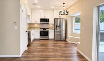 6801 CAMBRIDGE PARK Dr, Apollo Beach, FL 33572