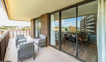 250 S REYNOLDS St 1004, Alexandria, VA 22304