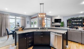 1123 N Dewey St, Auburn, IN 46706