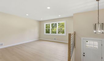 60 Woodland Rd, Bayville, NJ 08721