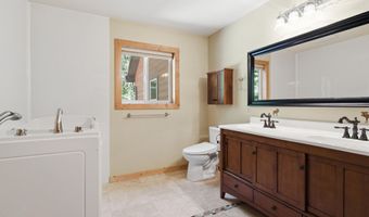 125 Cottage Ln, Bonners Ferry, ID 83805
