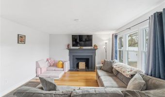 31 Charles St, North Kingstown, RI 02852