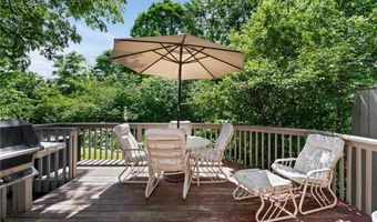 731 Creekside Dr 38, Aurora, OH 44202