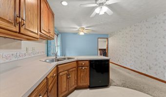 211 S Main St, Argenta, IL 62501