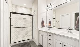 705 35th St SW, Altoona, IA 50009