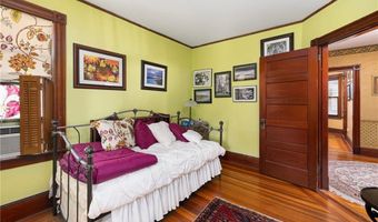 99 Roseneath Ave, Newport, RI 02840