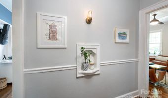9 Colonial Pl, Asheville, NC 28804