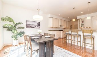 5812 HICKORY HOLLOW Ln, Doylestown, PA 18902