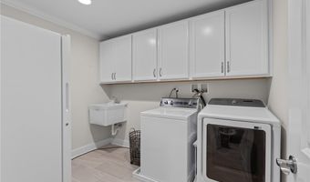 216 Hickory Ln, Adams Twp., PA 16046