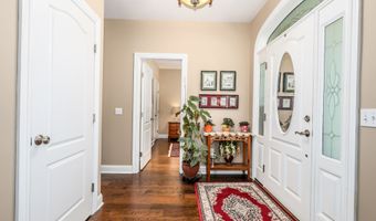 38 Greenridge Dr, Brookfield, CT 06804