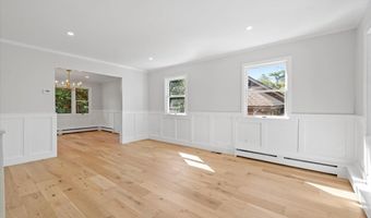 94 Carman Pl, Amityville, NY 11701