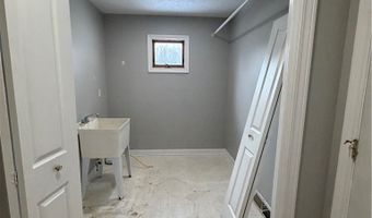 749 Regina Dr, Vermilion, OH 44089