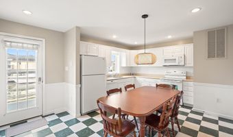 262 EVERGREEN Dr, Bayville, NJ 08721