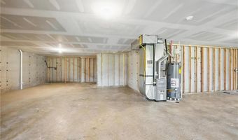 1617 Grayhawk Dr, Basehor, KS 66007