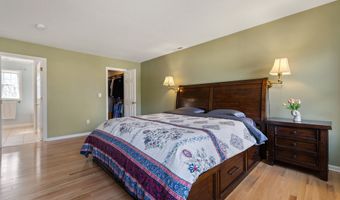 33 Roxbury Ct, Cheshire, CT 06410