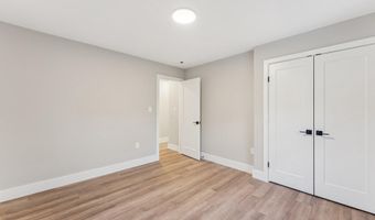 2308 CREEK Dr, Alexandria, VA 22308