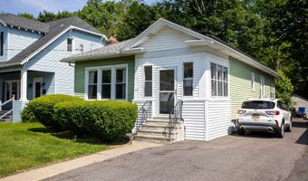 43 Holmes Ct, Albany, NY 12209