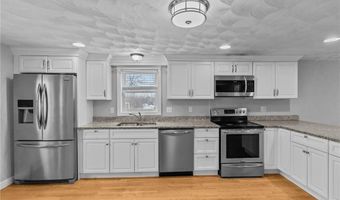 84 Phillip Ave, Cumberland, RI 02864