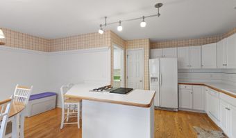 830 Richlyn Dr, Adrian, MI 49221