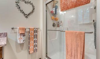 11 Carmen Gln, Albrightsville, PA 18210