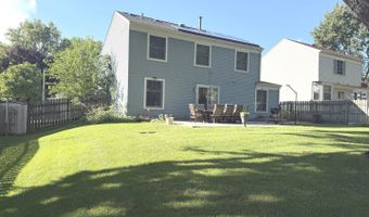 1525 Teri Ln, Algonquin, IL 60102
