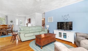2985 Mendon Rd, Cumberland, RI 02864
