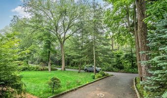 27 Alpine Dr, Alpine, NJ 07620