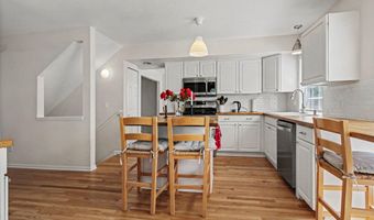 2225 Green Valley Ct, Ann Arbor, MI 48103