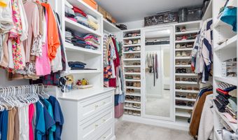 42 Chestnut St 11, Bethel, CT 06801