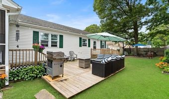 67 Vera St, Warwick, RI 02886