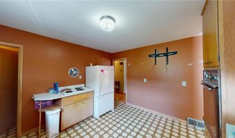 417 Euclid St, Alden, MN 56009